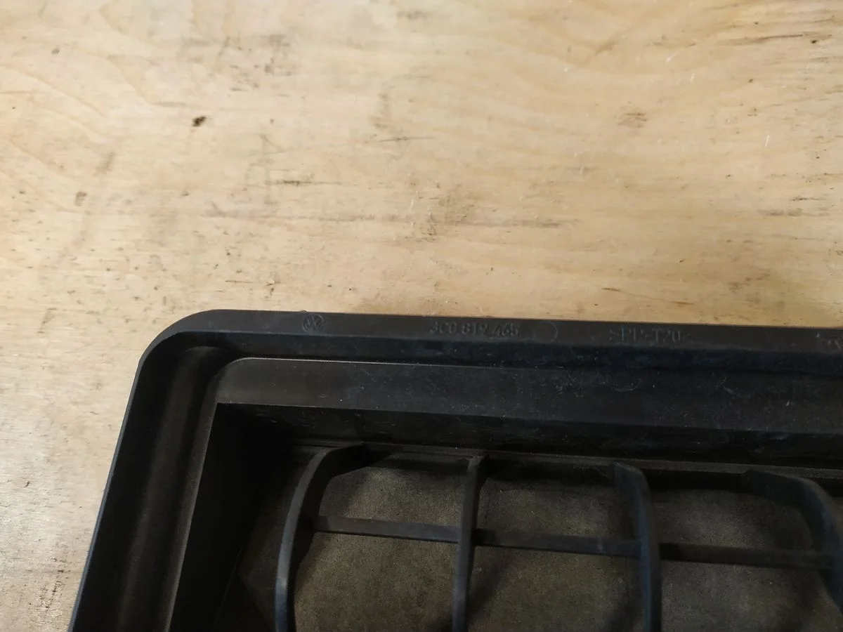 Решетка вентиляционная Volkswagen Passat CC B6 (2008—2012)