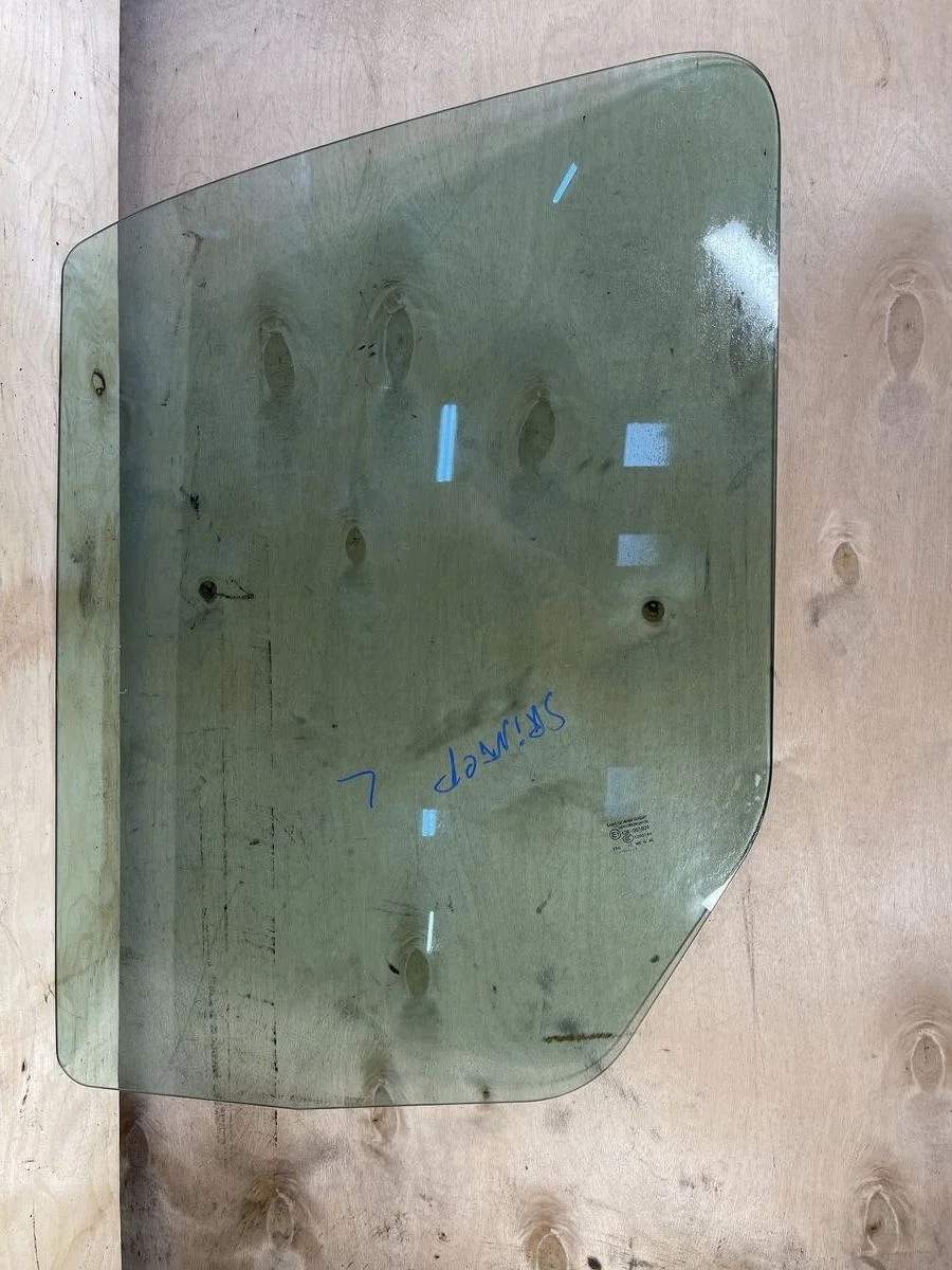 Стекло двери передней Mercedes-Benz Sprinter W907/910 (2018—2025) б.у A9067250210