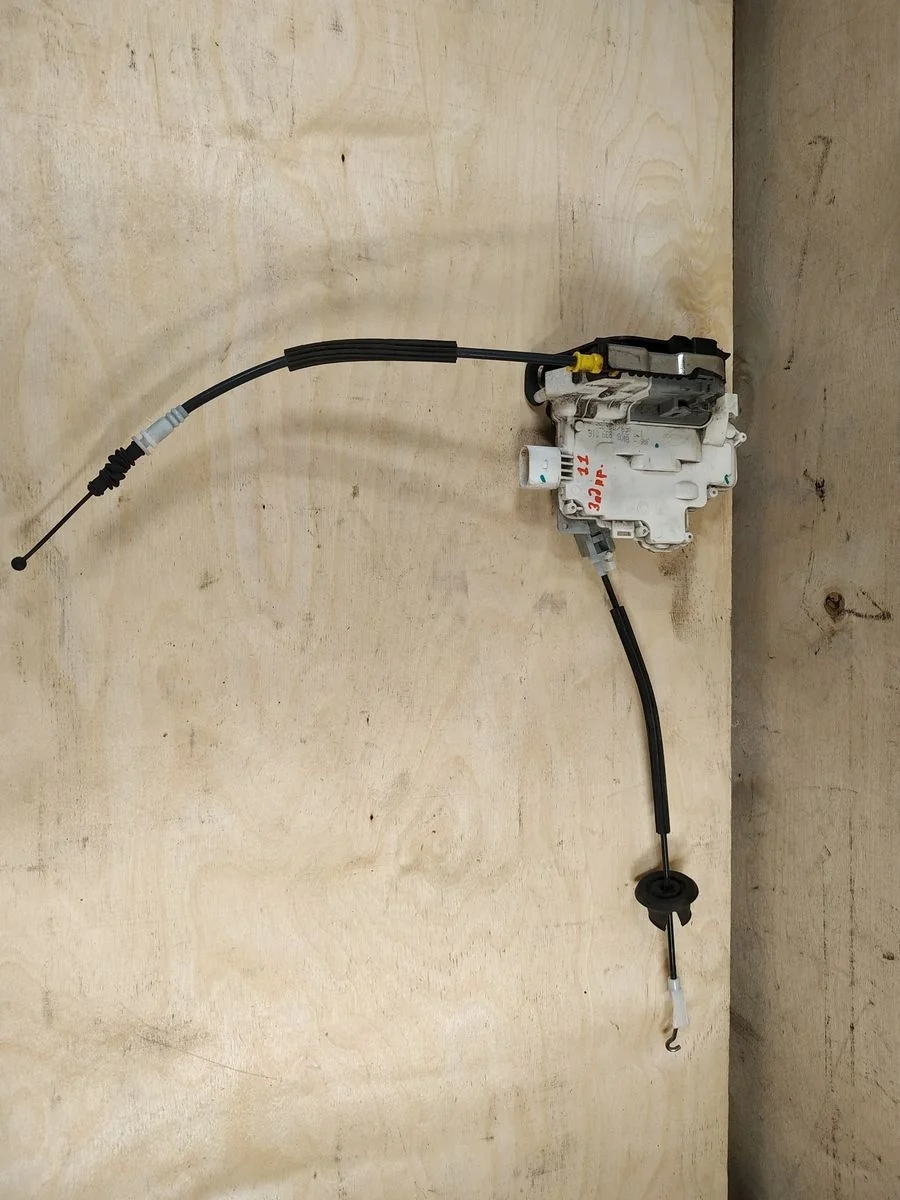 Замок двери задней правой Audi A4 B8 (2007—2012)