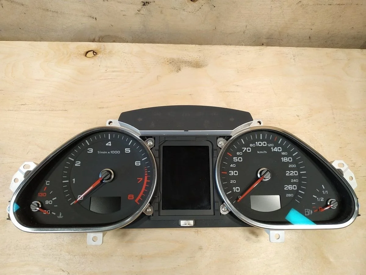 Панель приборов Audi A6 C6 рестайлинг (2008—2011)