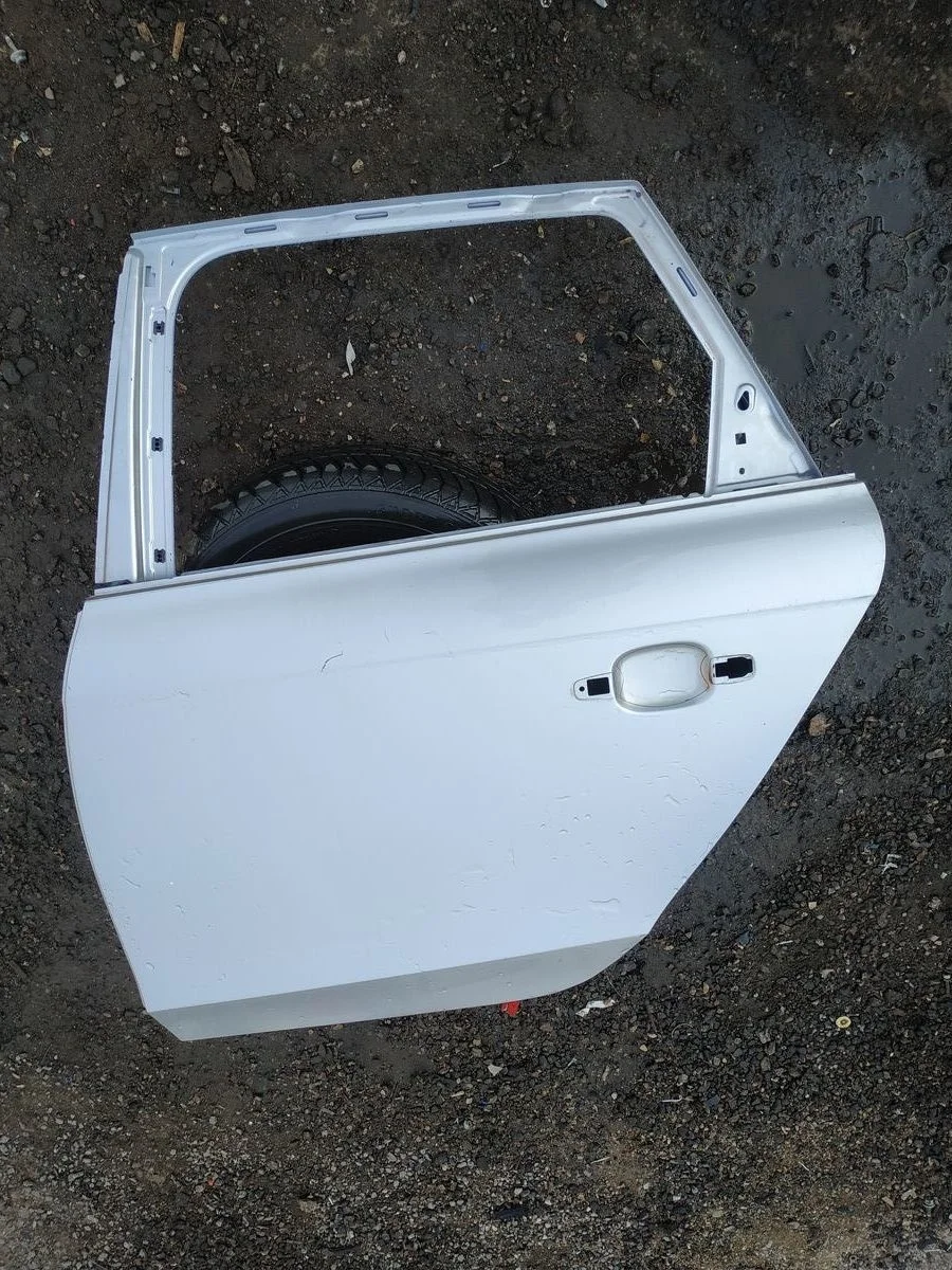 Дверь Audi A4 B8 (2007—2012) б.у 8K9833051d