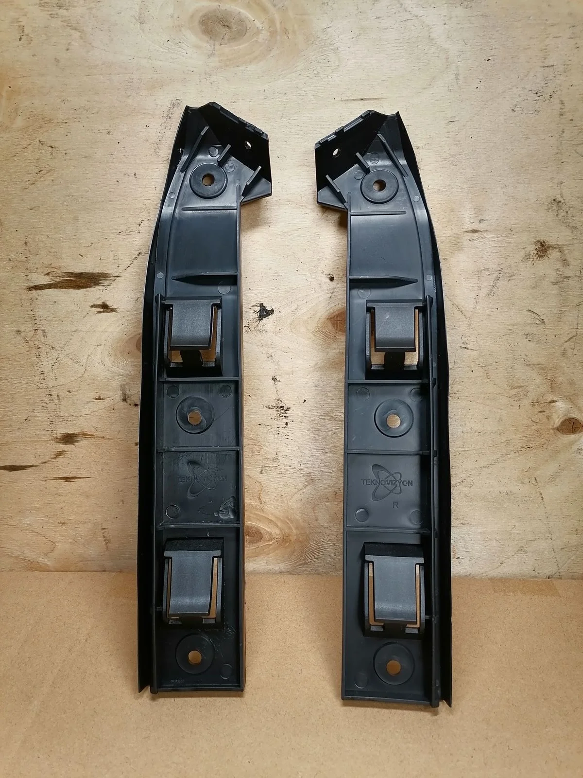 Направляющая бампера Volkswagen Golf GTI IV (1998—2005)