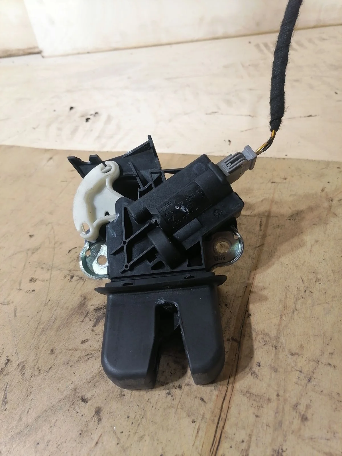 Замок багажника Volkswagen Passat CC B6 (2008—2012)