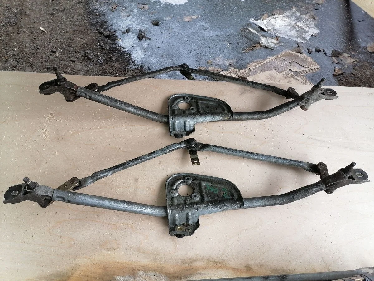 Трапеция стеклоочистителей Volkswagen Passat B5 (1996—2001) б.у 8D1955603A