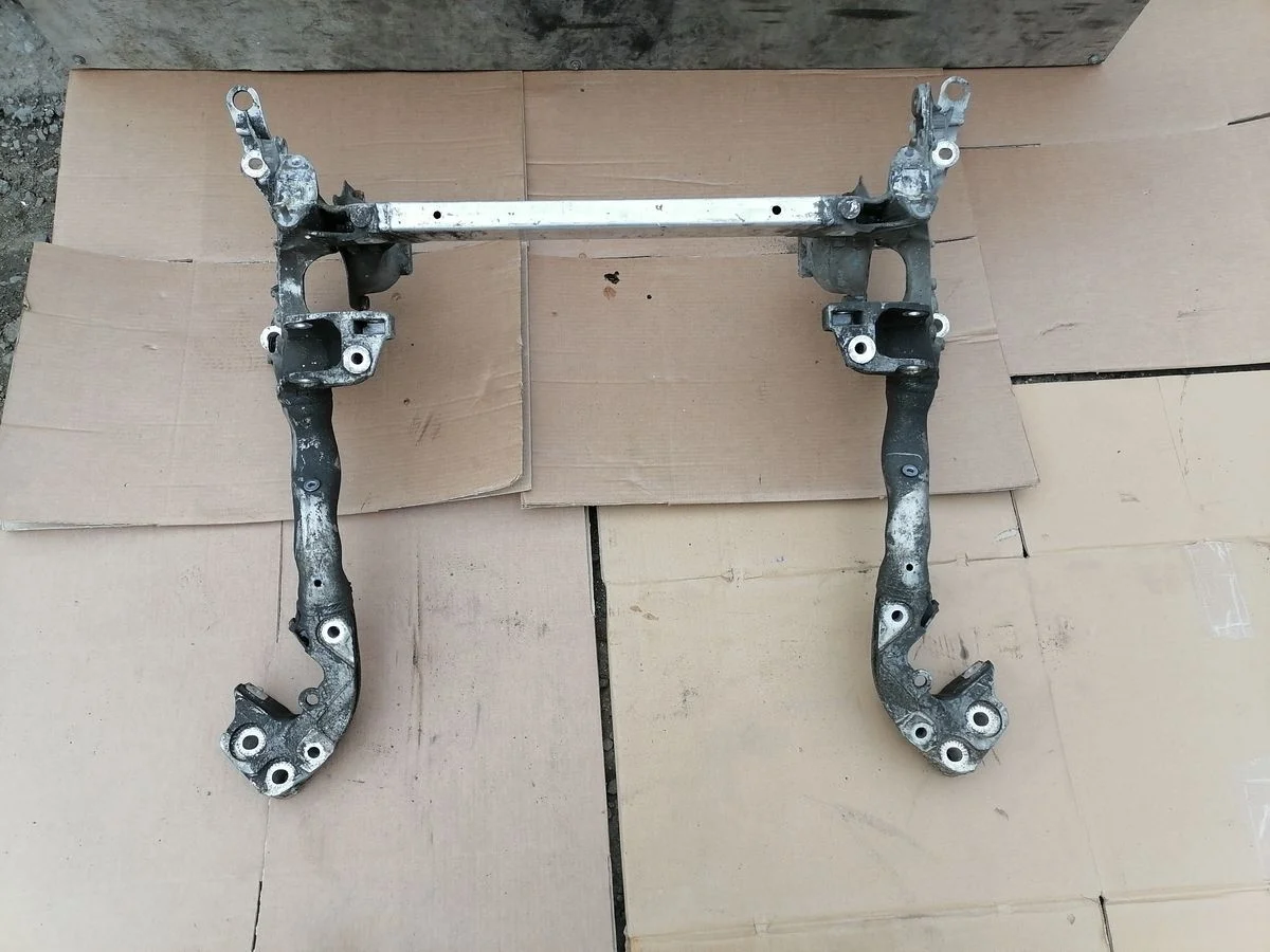 Подрамник Audi A4 B8 (2007—2012) б.у 8t0399315h, 8t0399315g