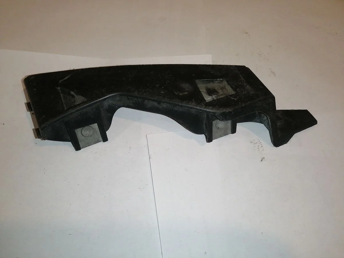 Кронштейн крепления крыла Volkswagen Passat B6 (2005—2010) б.у 3C0807723