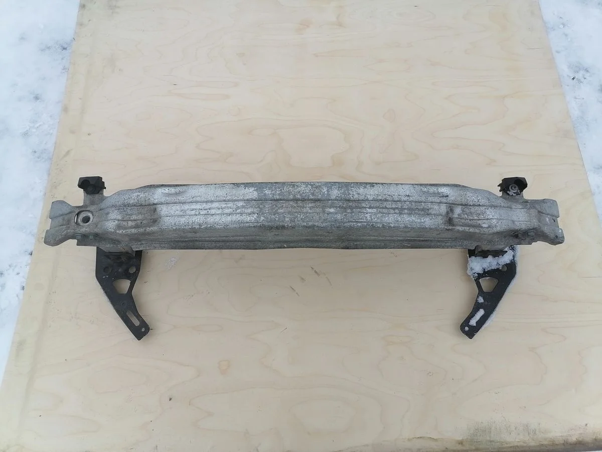 Усилитель переднего бампера Audi A6 C6 (2004—2008)