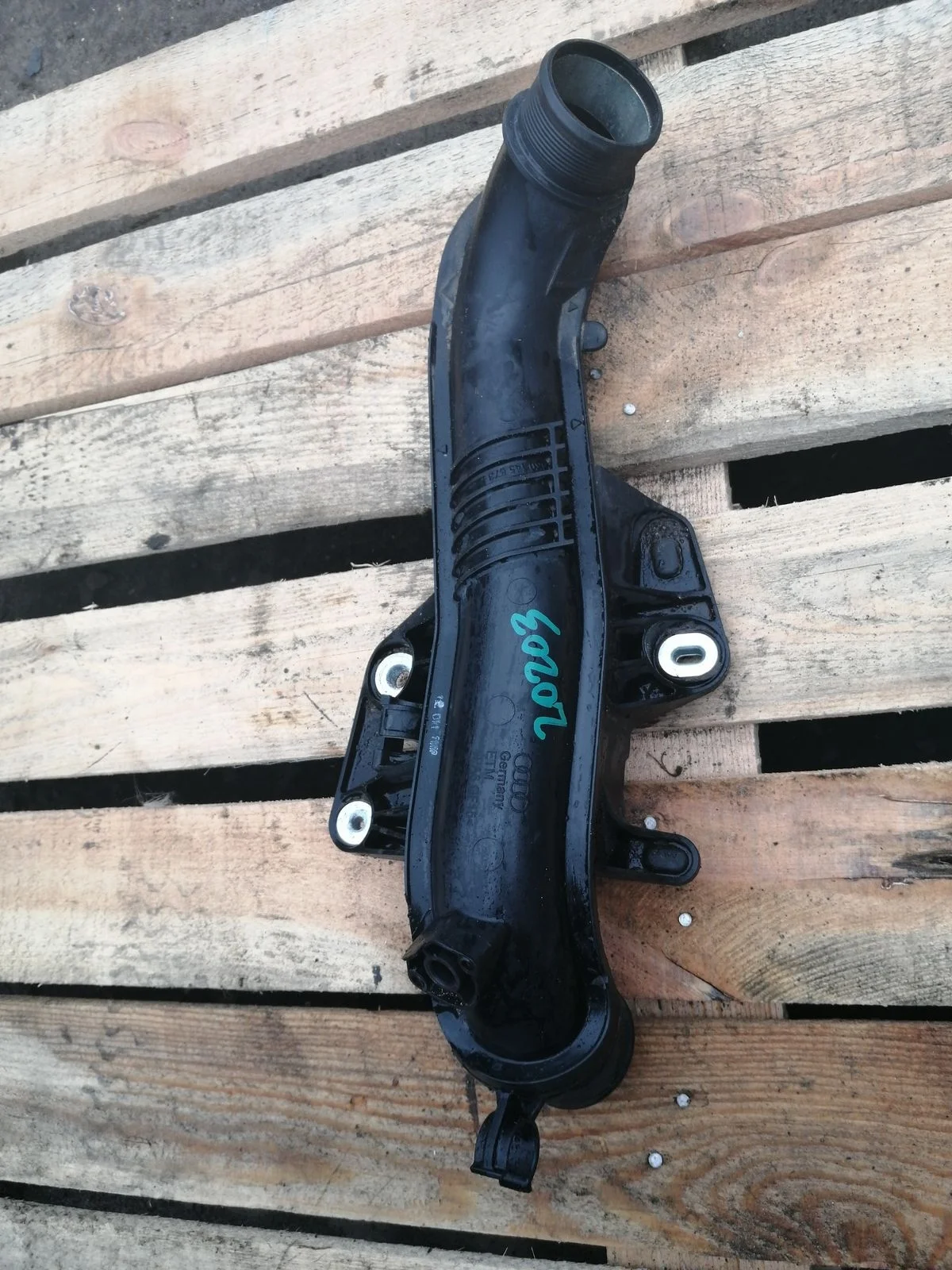 Патрубок интеркулера Audi A4 B8 (2007—2012)