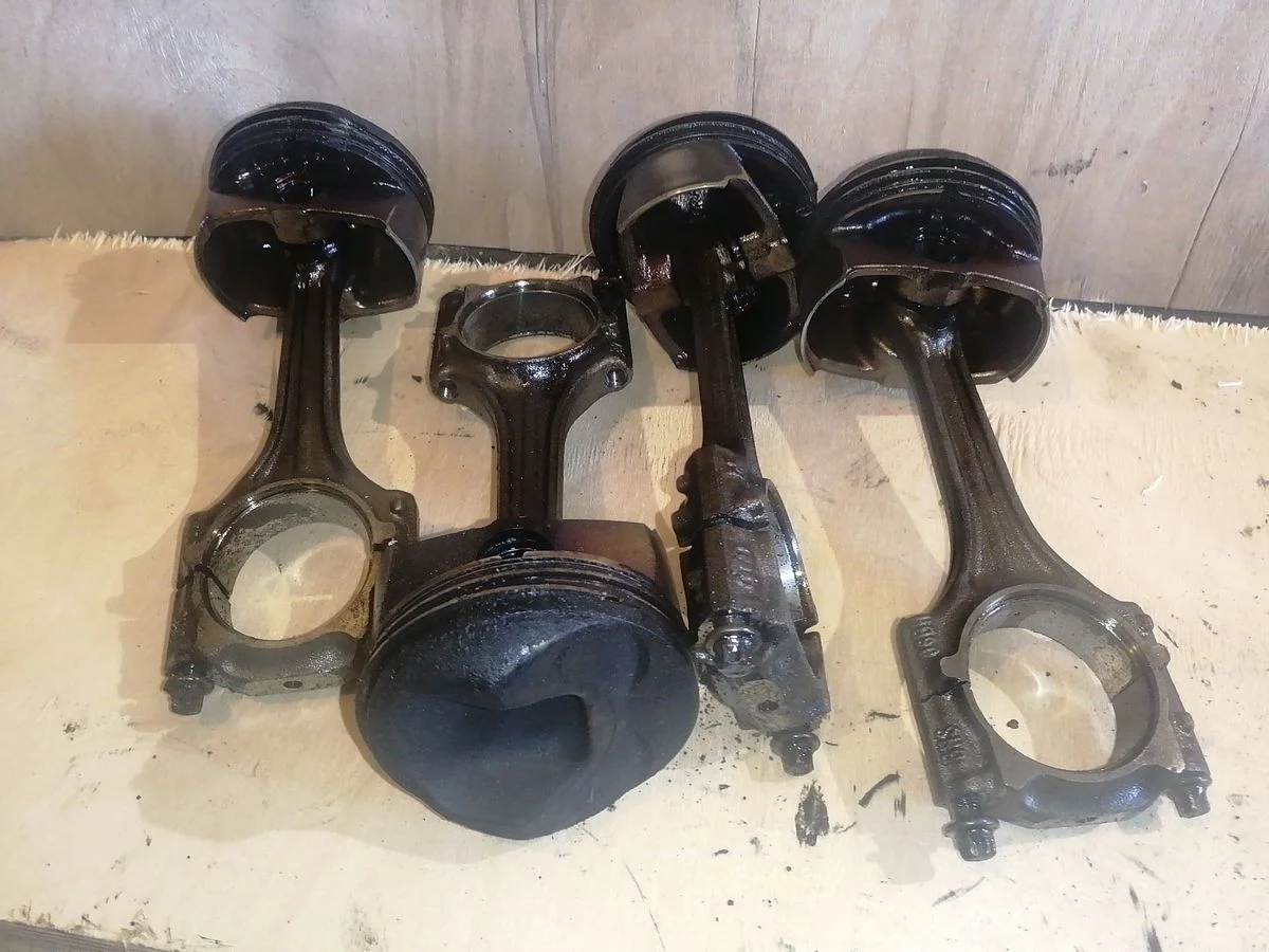 Шатун Audi A4 B6 (2000—2006)