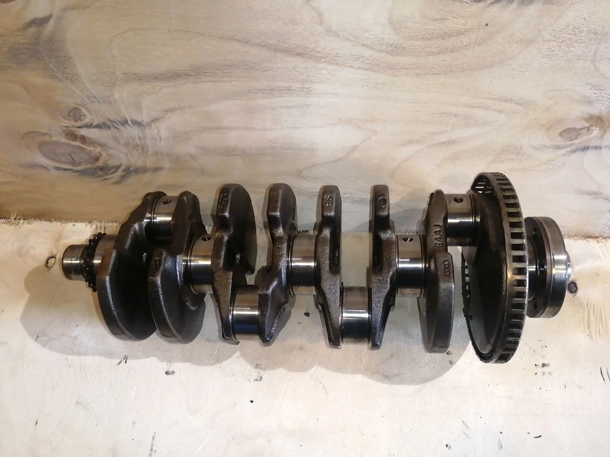 Коленвал Audi A4 B6 (2000—2006) б.у 06A105021AR