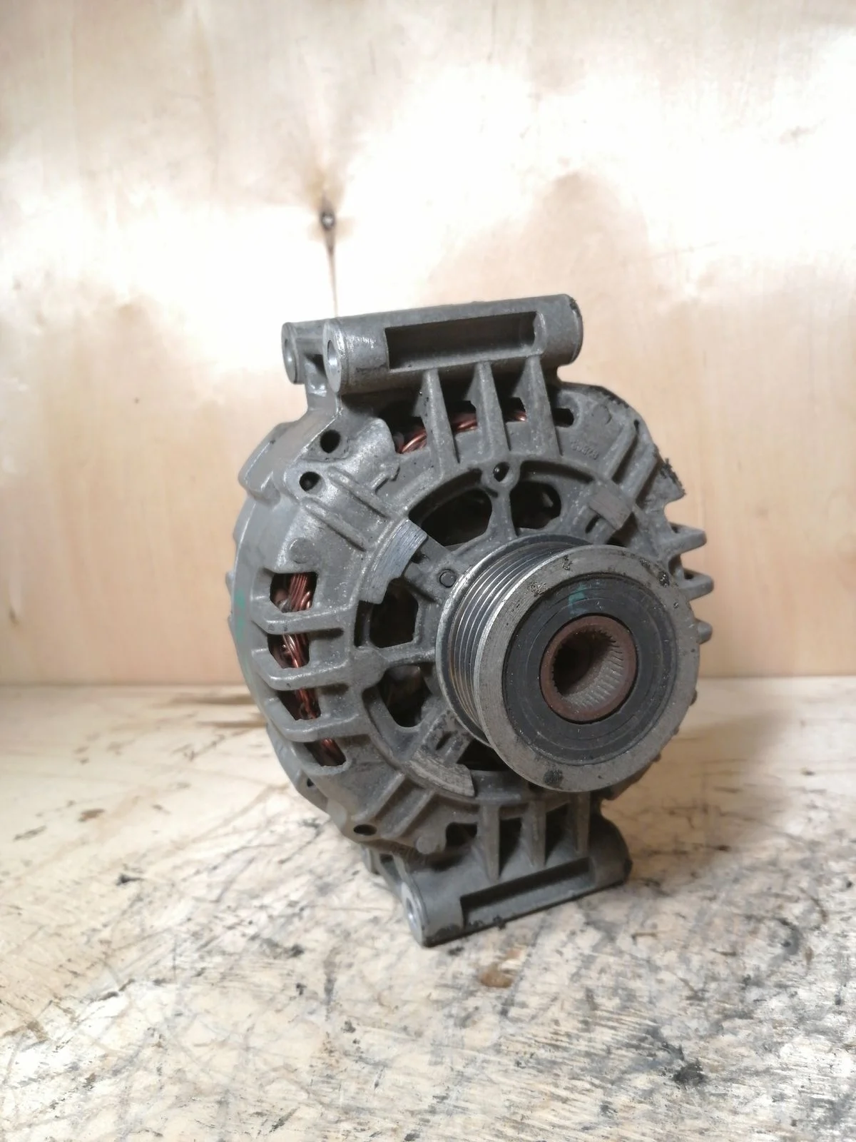 Генератор Audi A4 B6 (2000—2006)