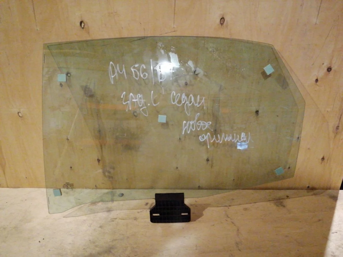 Стекло двери задней Audi A4 B6 (2000—2006)