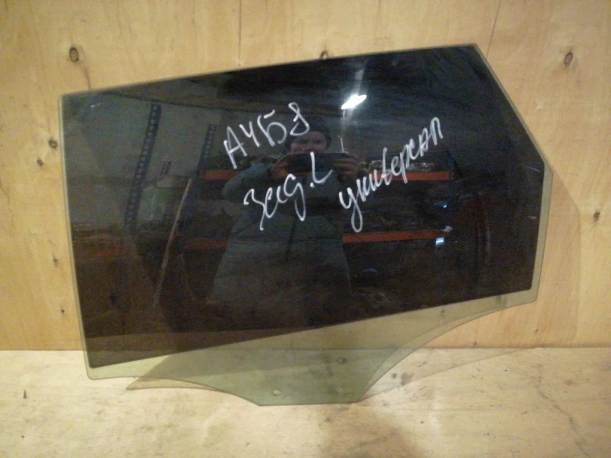 Стекло двери задней Audi A4 B8 (2007—2012)