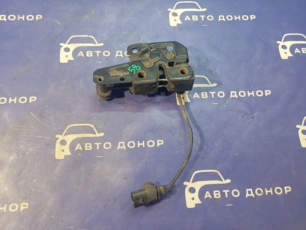замок капота AUDI A4 8E5 AMB - 8E0823509D