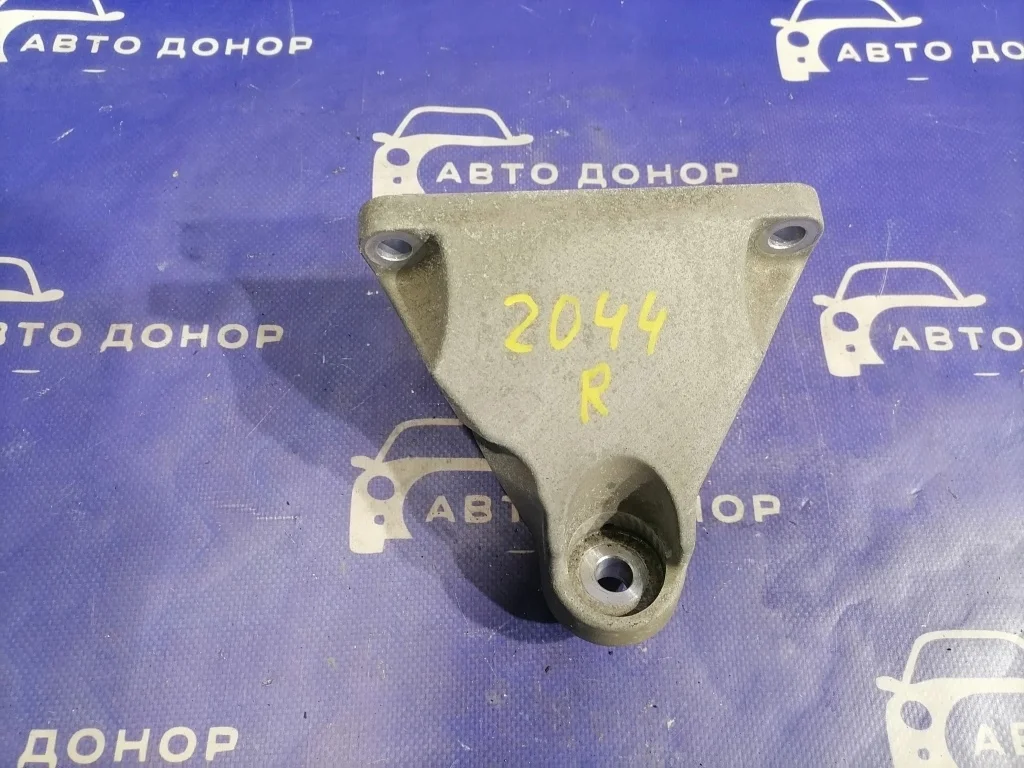 кронштейн опоры двигателя TOYOTA MARK X GRX130 4GRFSE - 12311-31040