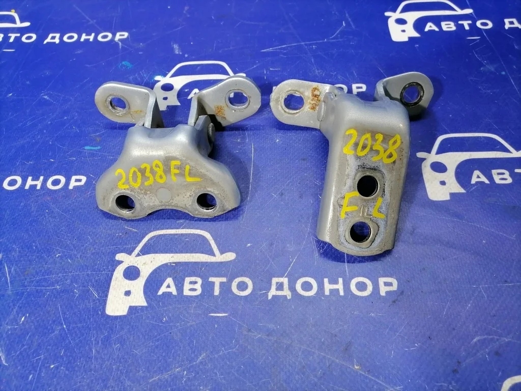 петли двери TOYOTA AURIS NZE154 1NZFE