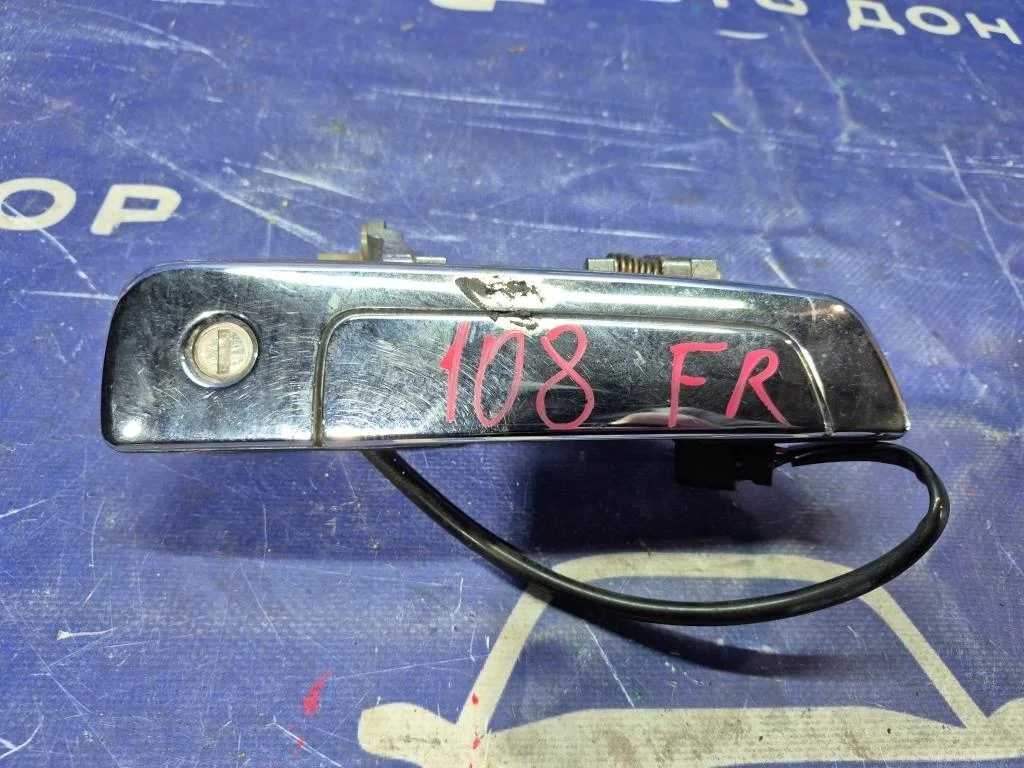ручка двери MITSUBISHI CHARIOT GRANDIS N94W 4G64 F MR473402