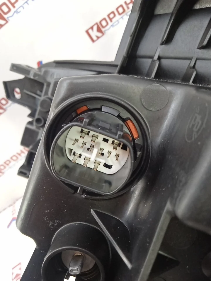 Фара LED KIA K5 2020- 92102L2000 3, передняя правая Уценка Новая Оригинал уценка трещина на пластиковой юбке