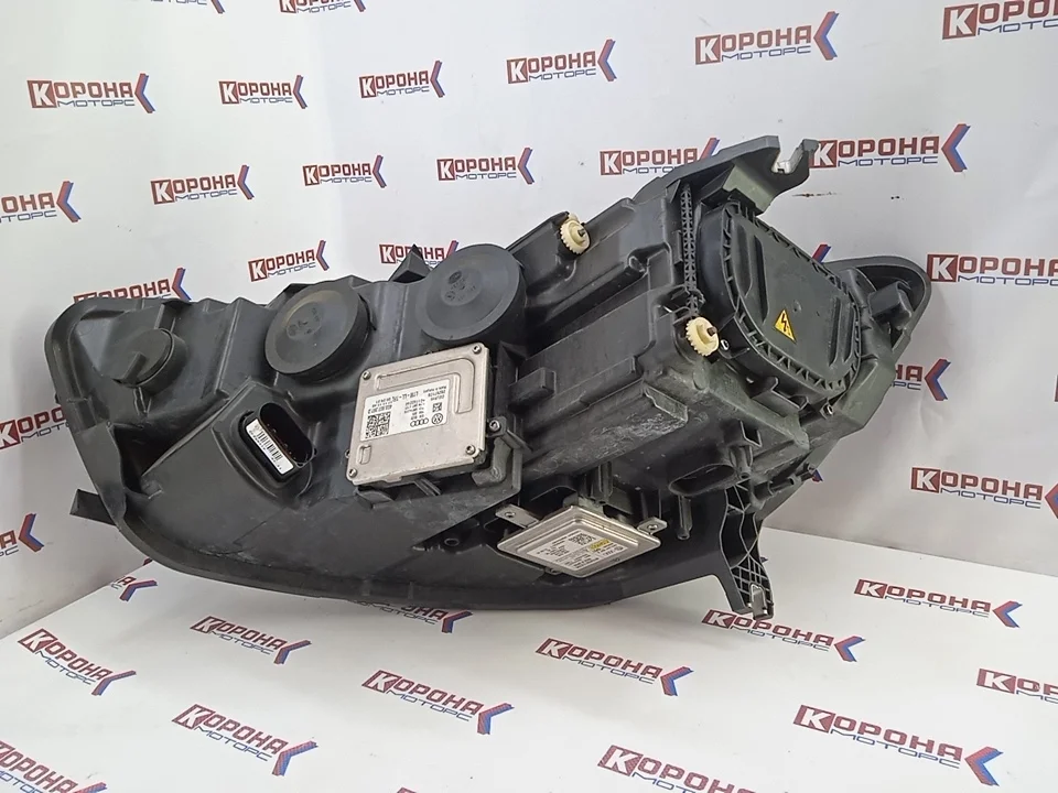 Фара правая  ксенон в сборе Audi A6 4G0941006 C7 Б/У Оригинал дефект двух крепленияй мелкие потёртости царапины