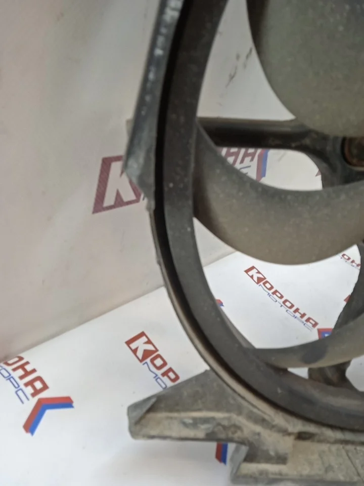 Вентилятор охлаждения двигателя 2101034111 Б/У кожух под замену