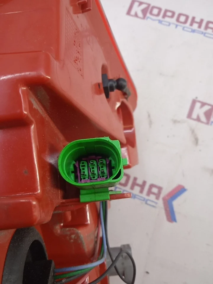 Фонарь задний правый Audi A6 4G5945096A C7 Б/У Мелкие потёртости