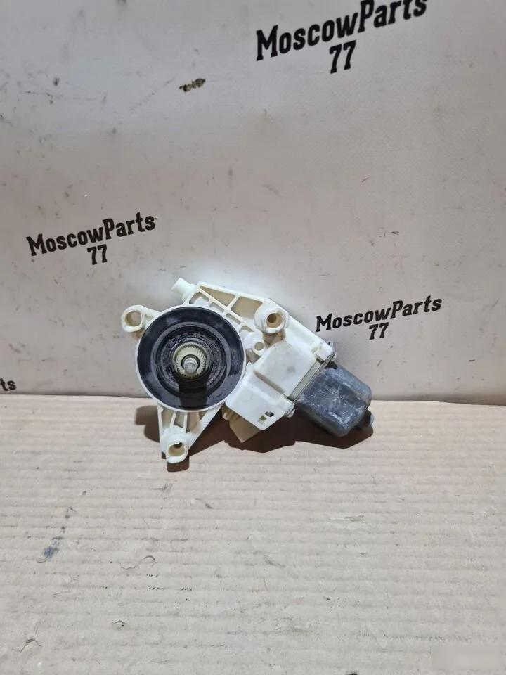 Моторчик стеклоподъемника Mercedes-Benz C-класс W204/S204 (2006—2011)