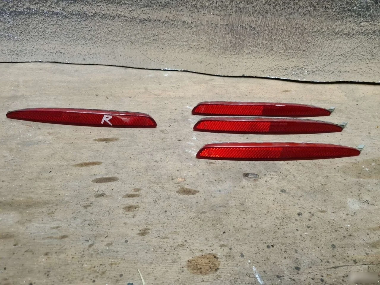 Катафот отражатель заднего бампера LH Mazda 6 GG рестайлинг (2005—2008)