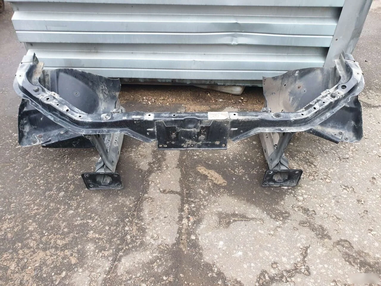 Передняя панель телевизор Cadillac SRX I (2003—2009)