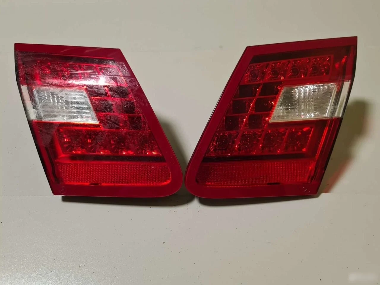 Фонарь крышки багажника Mercedes-Benz E-класс W212/S212/C207/A207 (2009—2013)