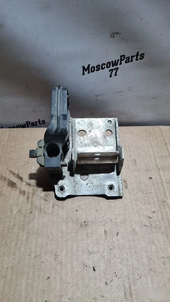 Кронштейн радиатора левый BMW 5 серия F10/F11 рестайлинг (2013—2017)