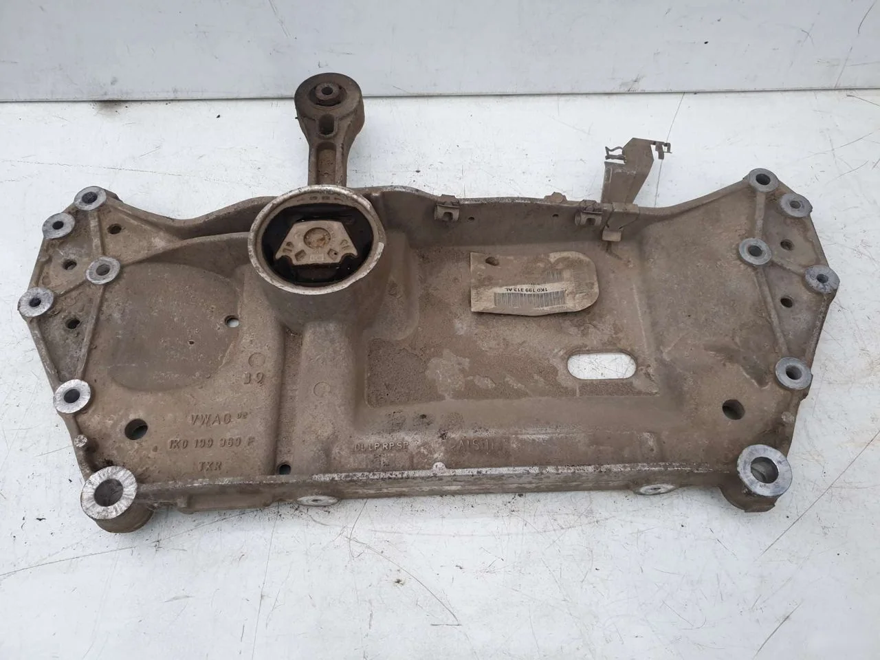 Подрамник Volkswagen Golf Mk5 (2003—2009)