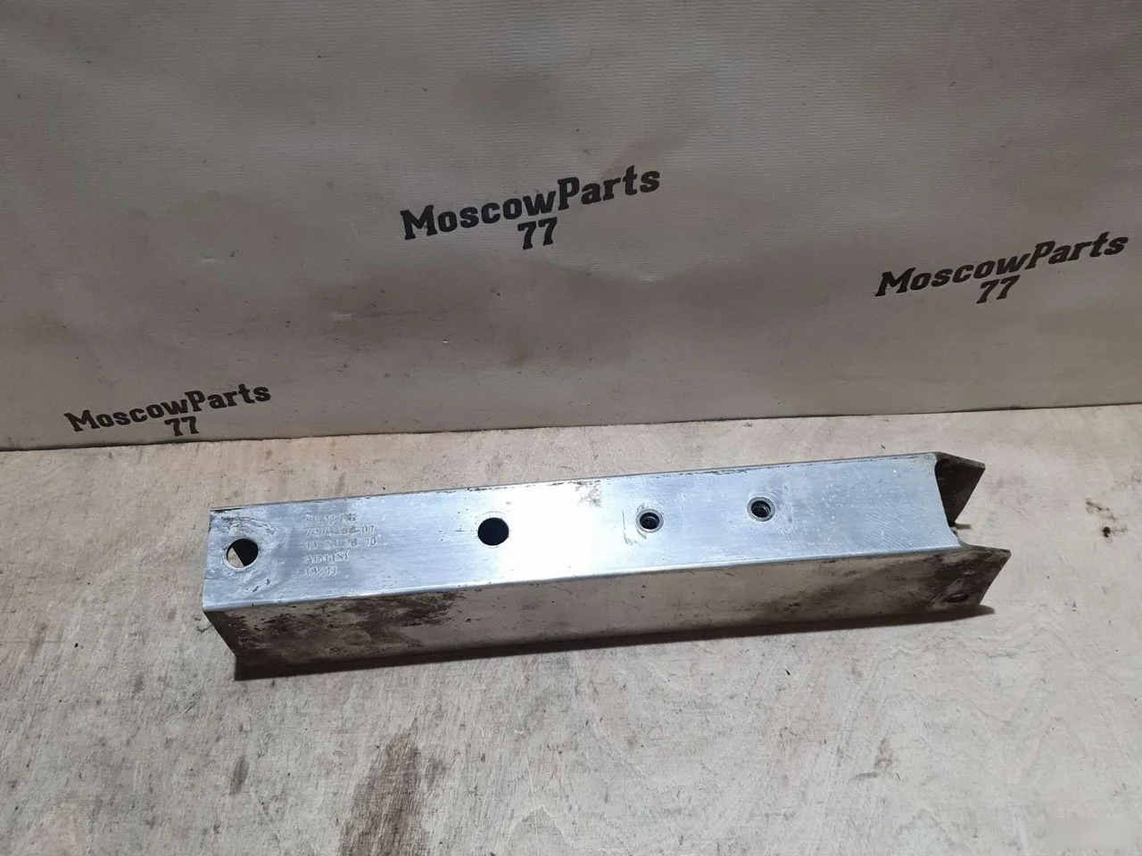 Кронштейн правый переднего усилителя BMW 7 серия F01/F02 (2008—2012)