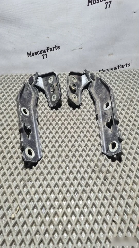 Петля капота левая правая Audi A6 C6 рестайлинг (2008—2011)