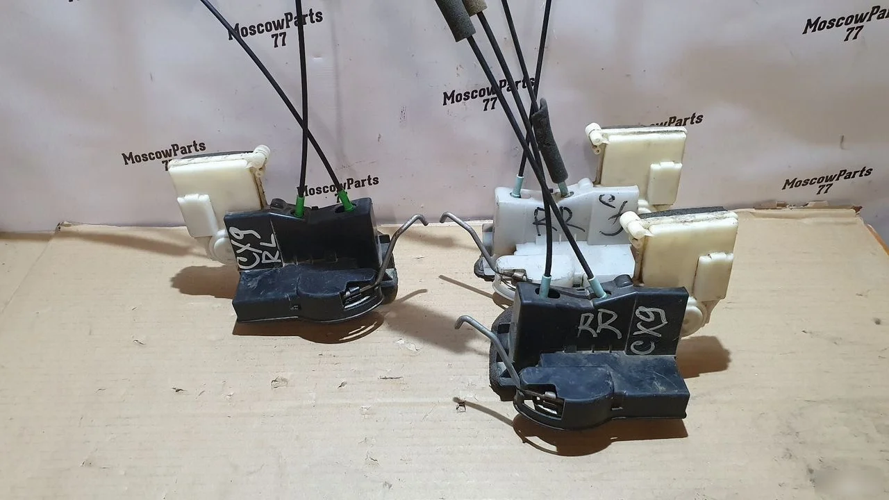 Замок задний левый правый Mazda CX-9 I (2006—2012)