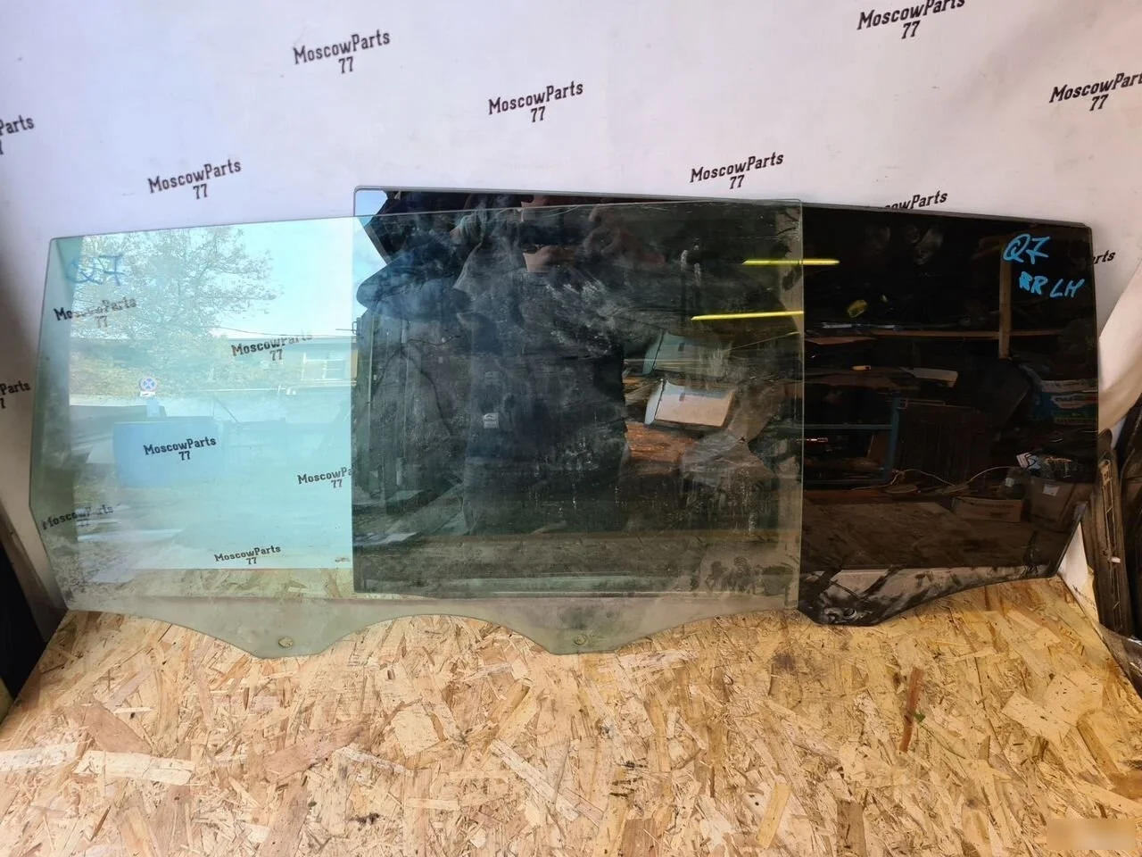 Стекло задней двери Audi Q7 4L (2005—2009)