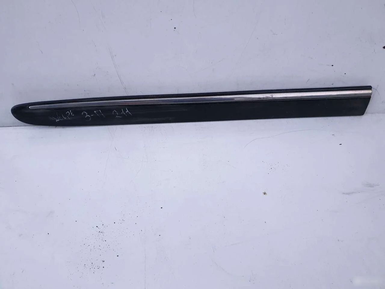 Молдинг задней правой двери Mercedes-Benz E-класс W211/S211 рестайлинг (2006—2009)