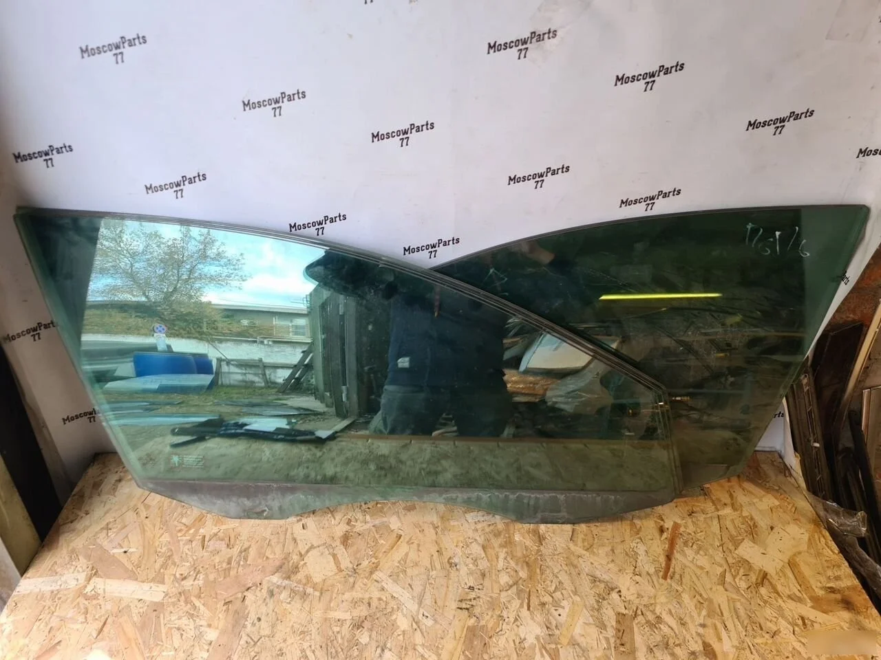 Стекло переднее правое Volkswagen Passat B6 (2005—2010)