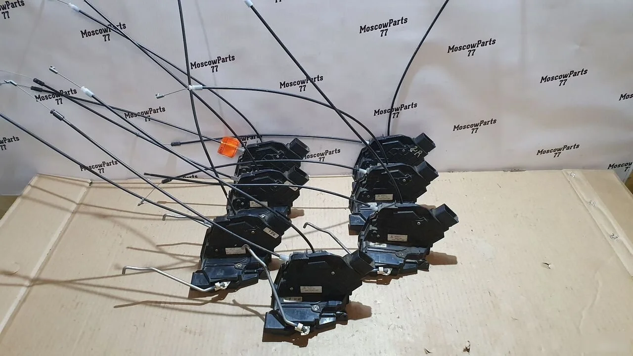 Замок задний правый Mazda 3 BK (2003—2006)