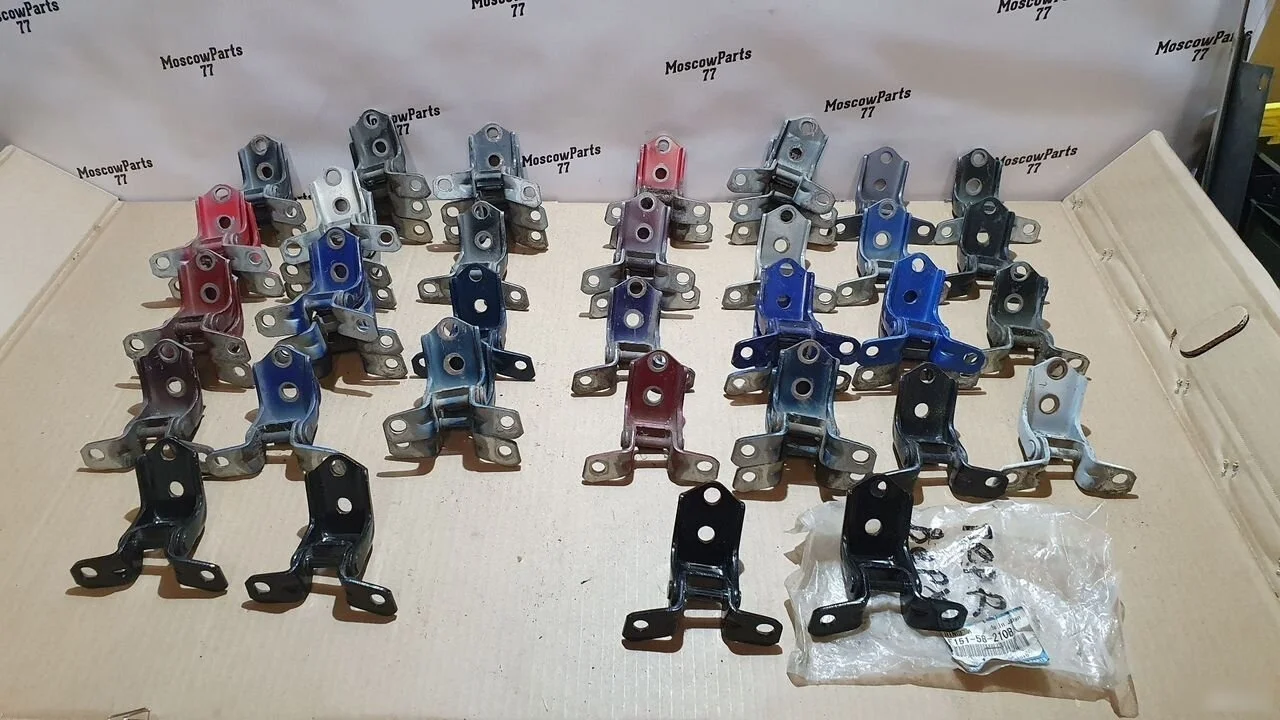 Петля передней двери Mazda 3 BK рестайлинг (2006—2009)