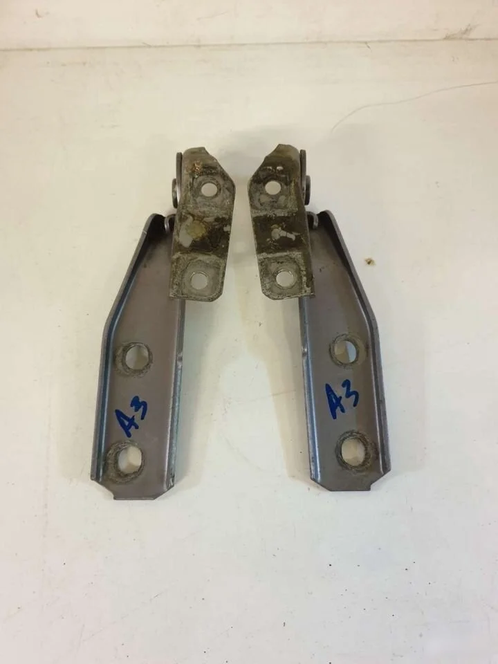 Петля капота Audi A3 8P рестайлинг (2004—2008)