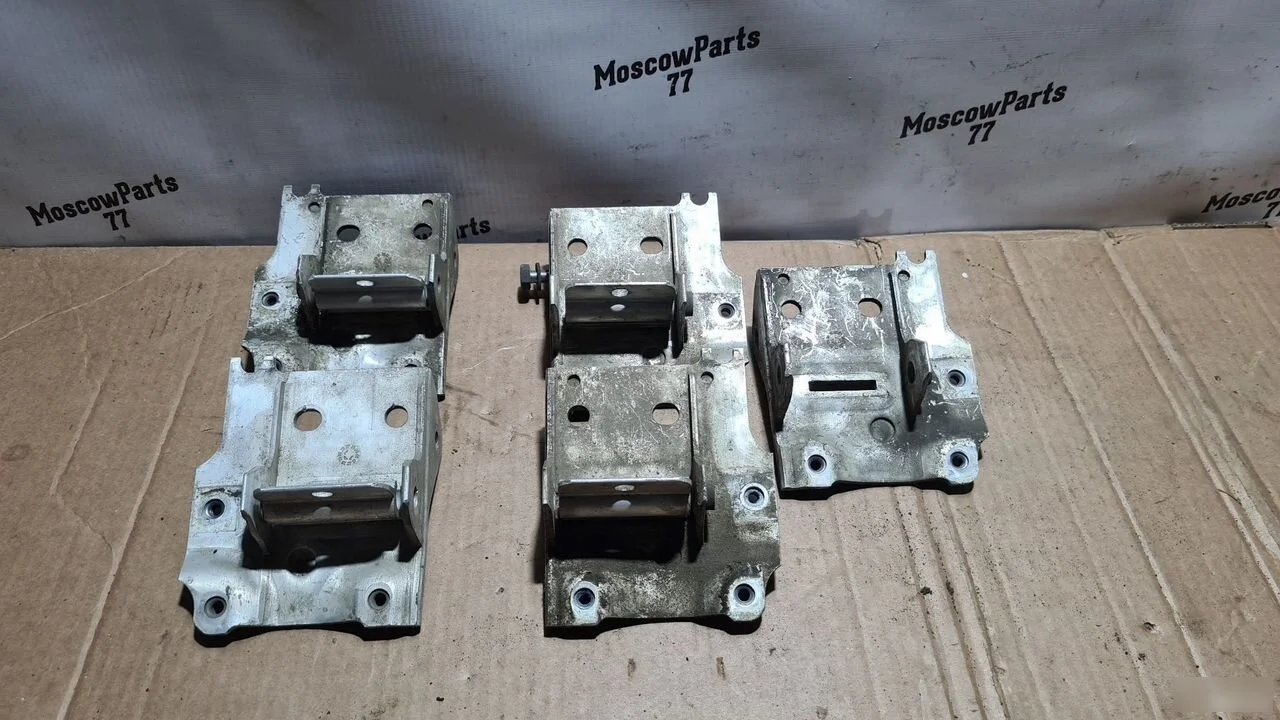 Кронштейн радиатора BMW 5 серия F10/F11 рестайлинг (2013—2017)