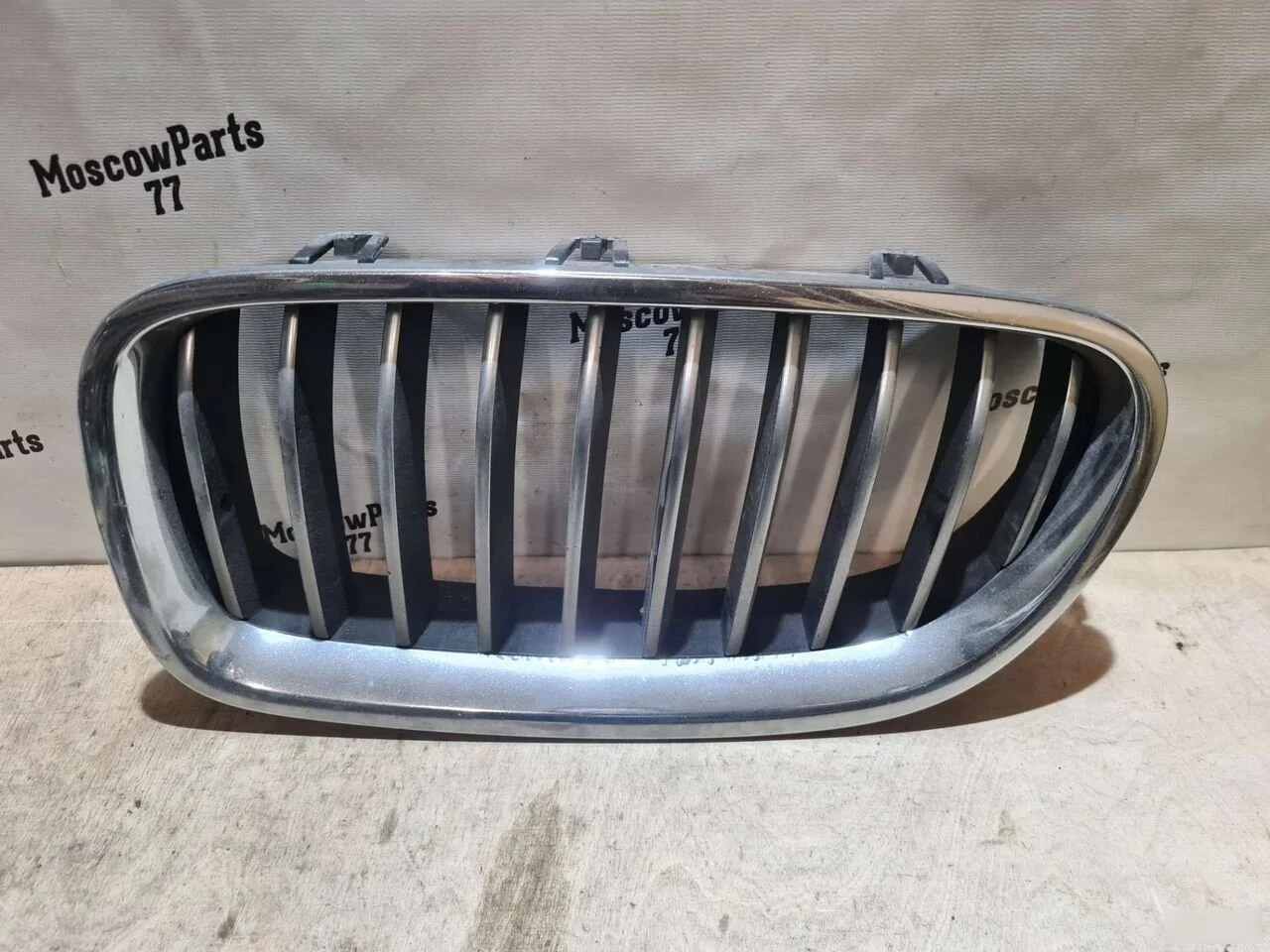 Решетка радиатора левая BMW 5 серия F10/F11 (2009—2013)