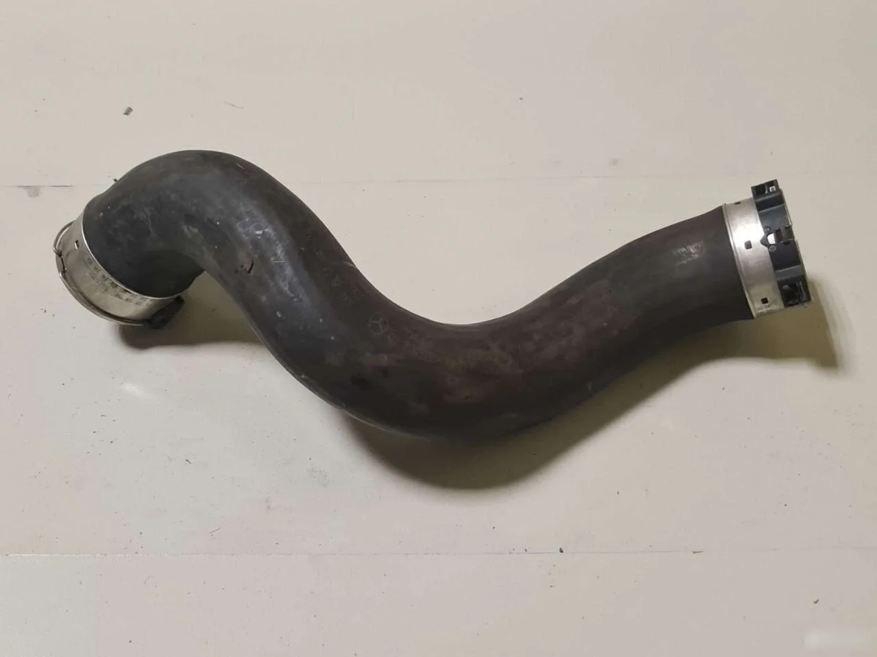 Патрубок интеркулера Mercedes-Benz E-класс W212/S212/C207/A207 (2009—2013)