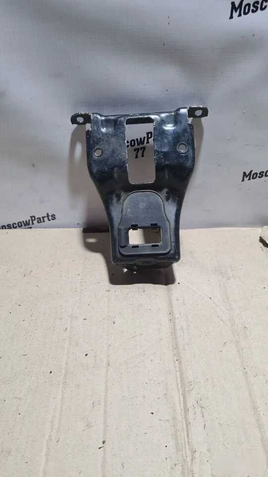 Кронштейн замка капота BMW 1 серия E81/E82/E87/E88 (2004—2007)