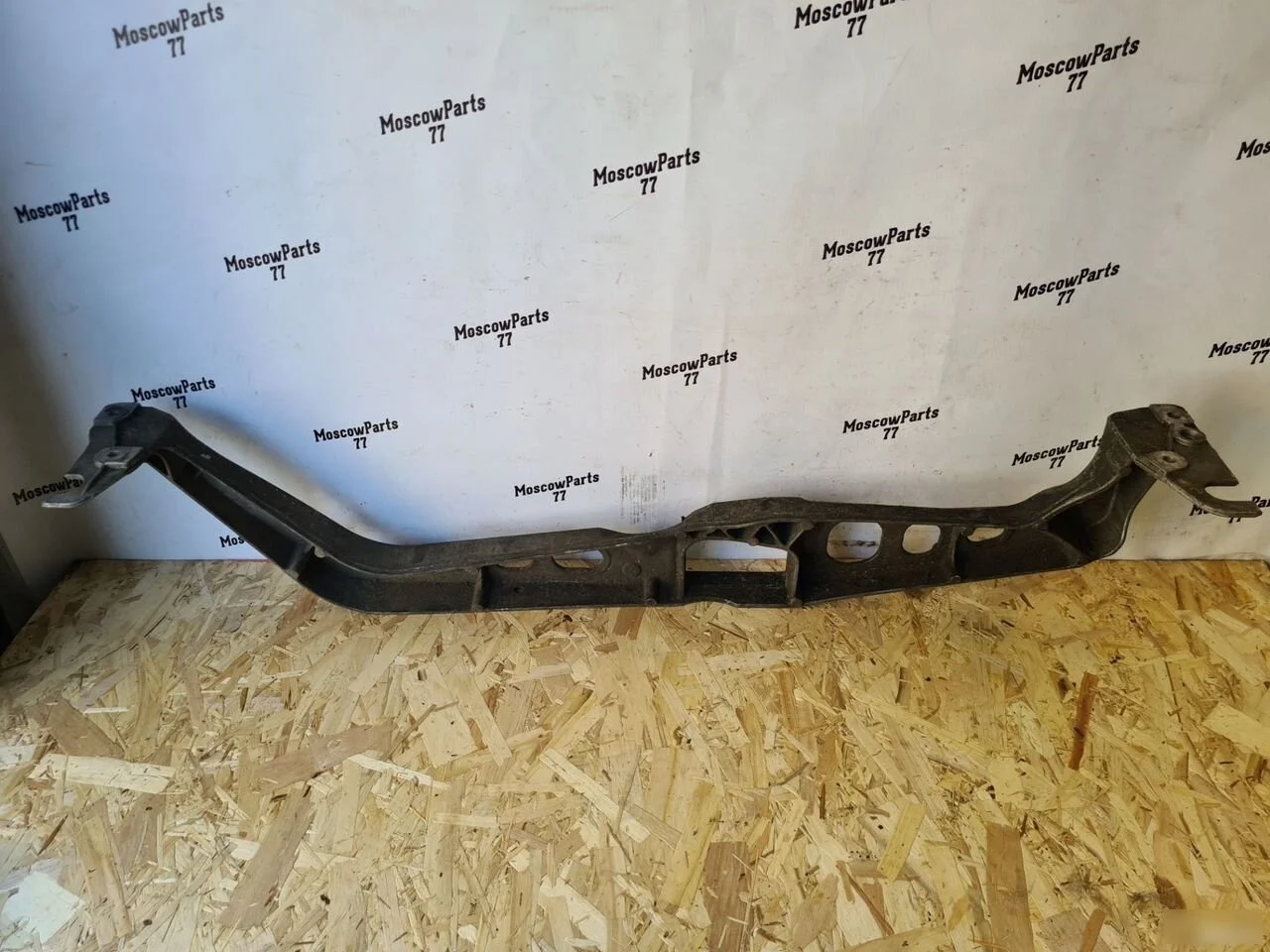 Балка траверса подвески Audi A4 B8 (2007—2012)