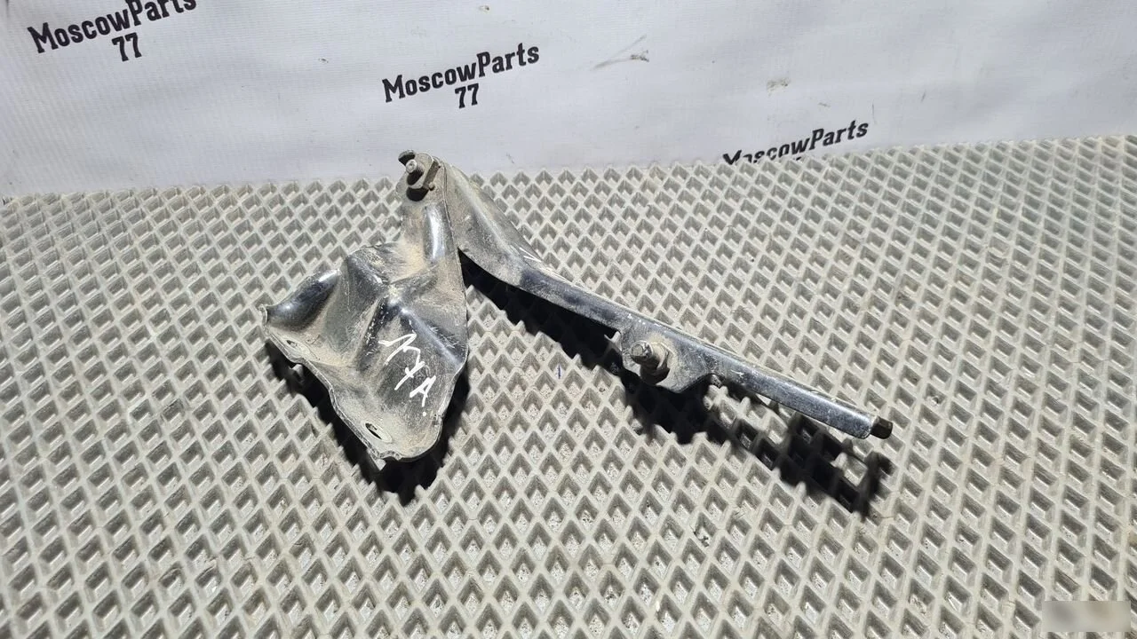 Петля капота правая Audi Q5 I рестайлинг (2012—2017)