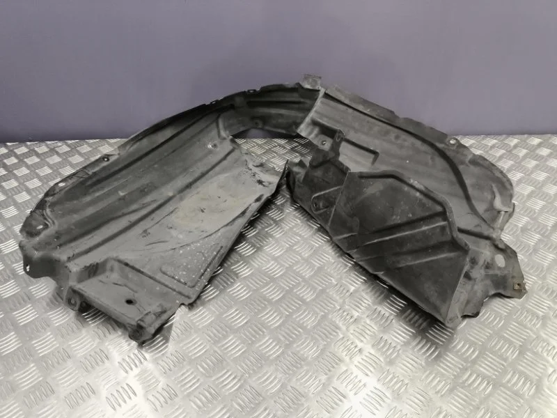 Подкрылок передний правый Nissan Juke 2011 638421KA0A NF15 MR16DDT