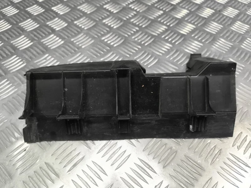 Дефлектор радиатора Mercedes-Benz CLA 2015 A2465050230 C117 270.920, передний правый