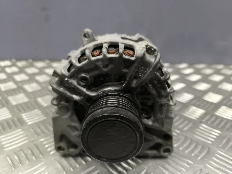 Генератор Mercedes-Benz B-class 2013 A0009061903 W246 270.910