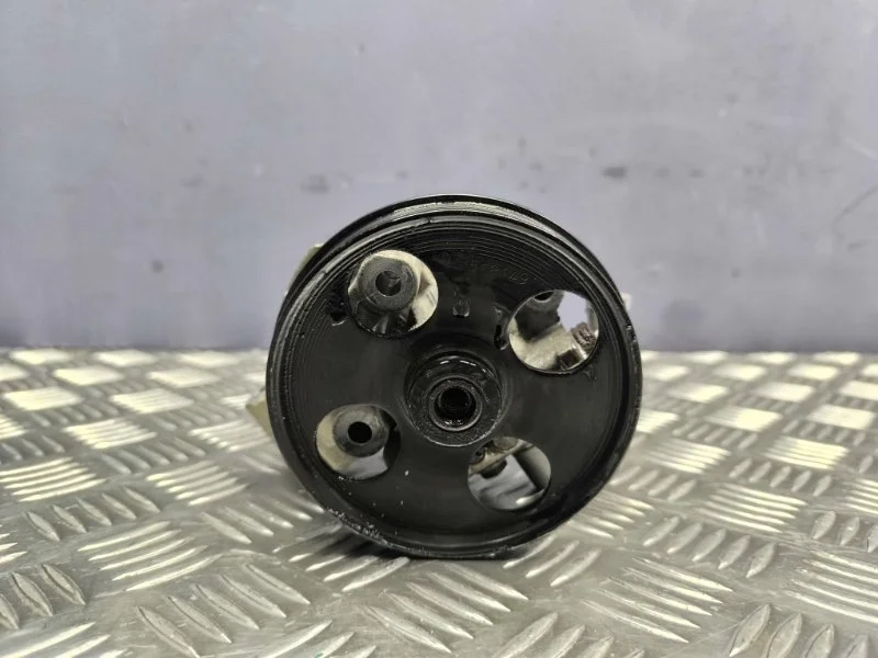 Насос ГУРа Chevrolet Aveo 2014 95481152 T300 F16D4